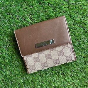 Gucci compact wallet